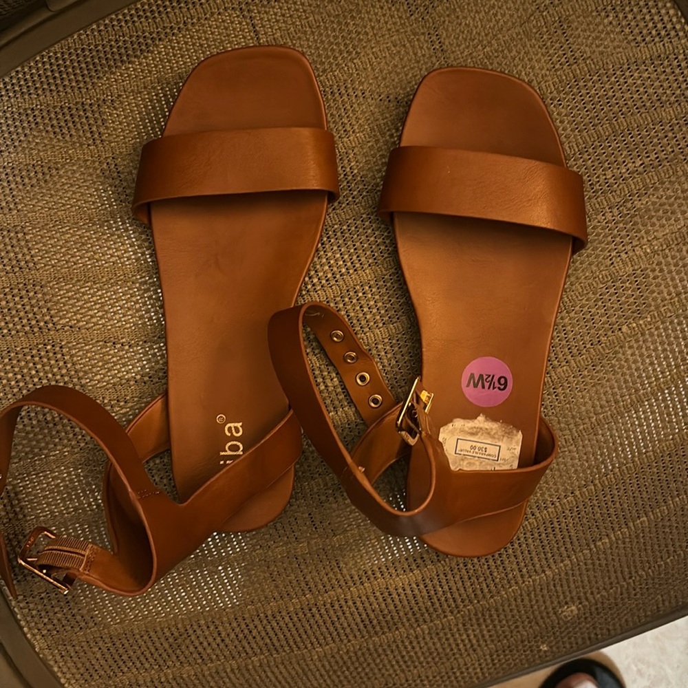 Cute sandals just worn once